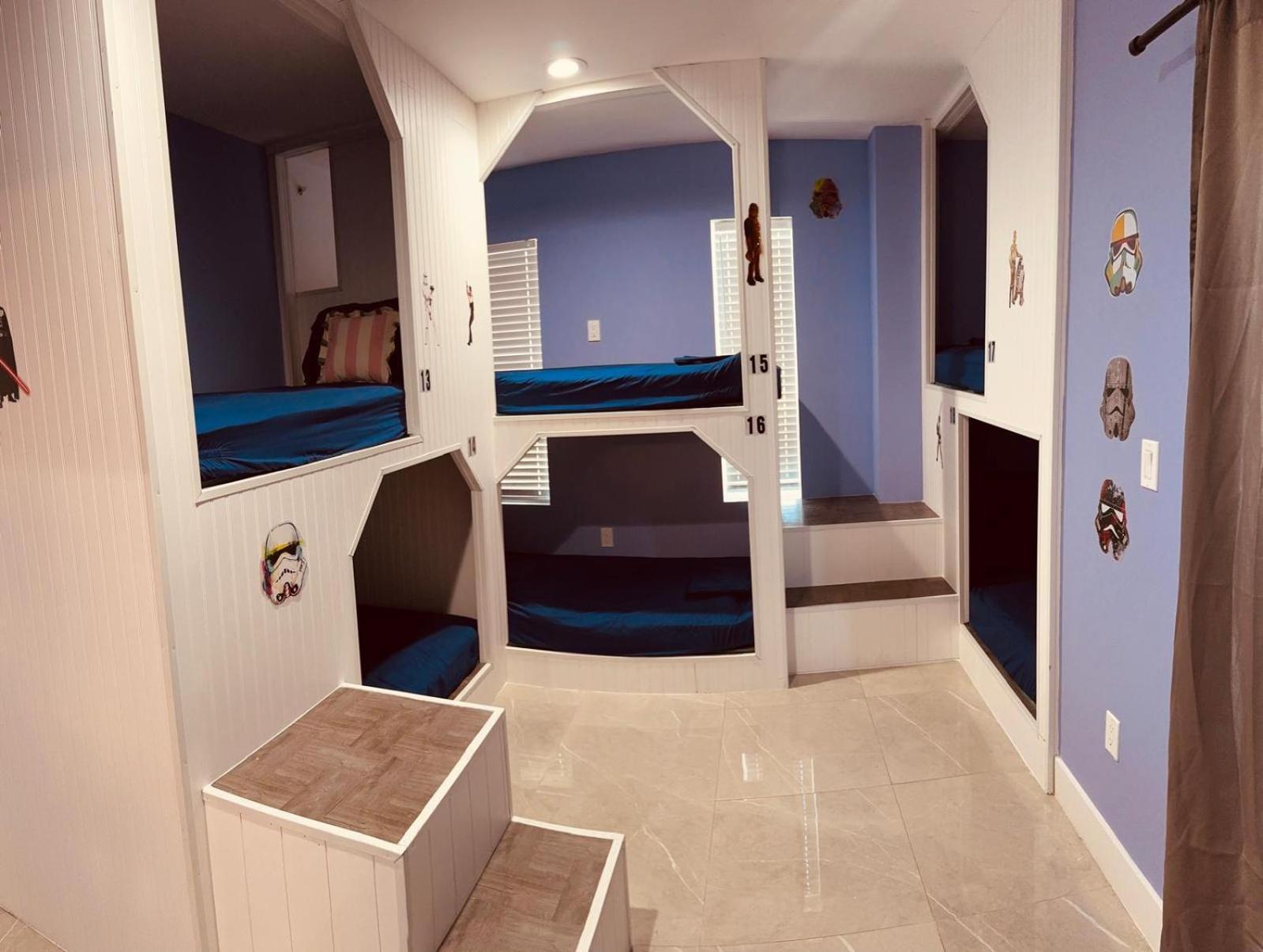 Atrium Hostel Design District Майами Экстерьер фото