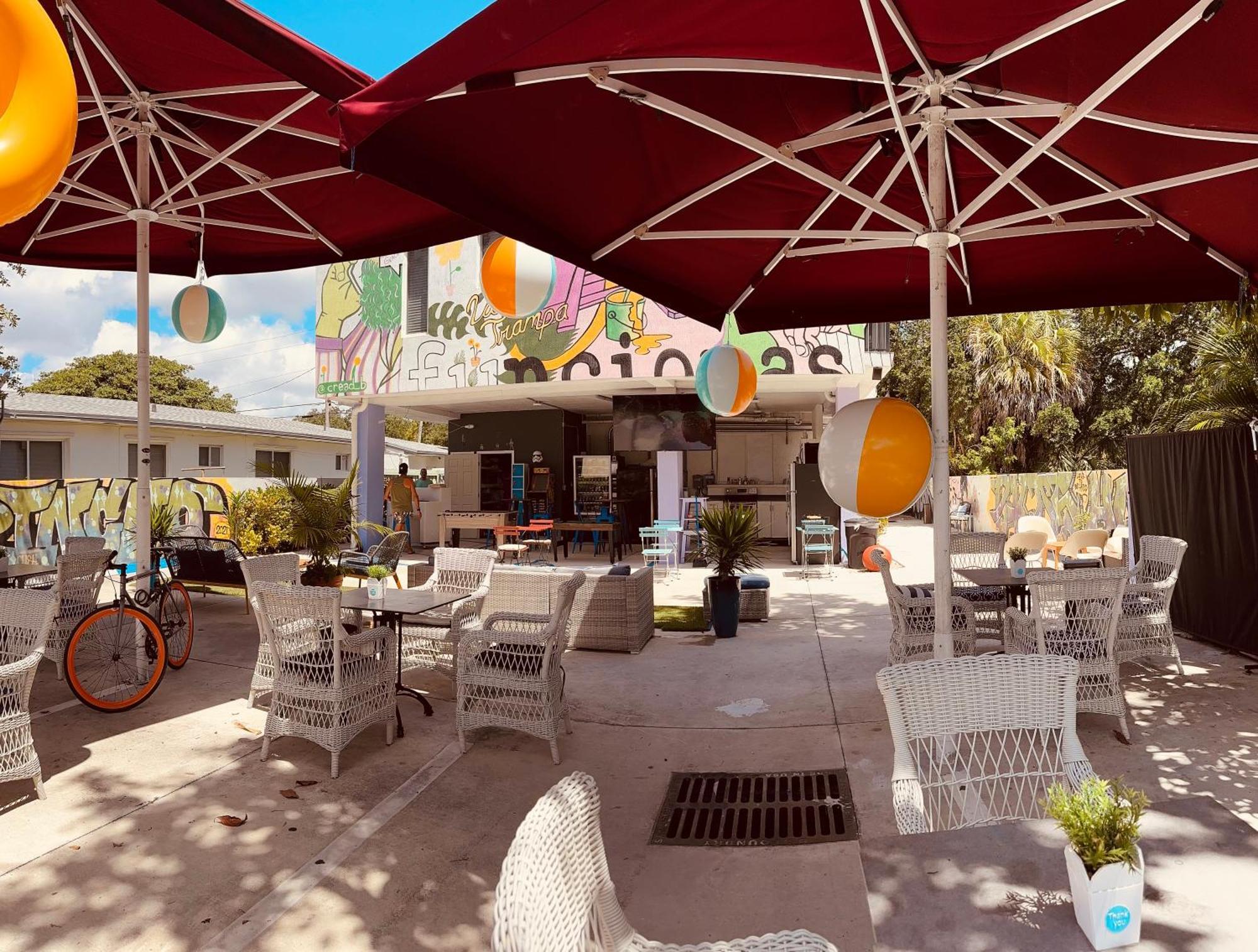 Atrium Hostel Design District Майами Экстерьер фото